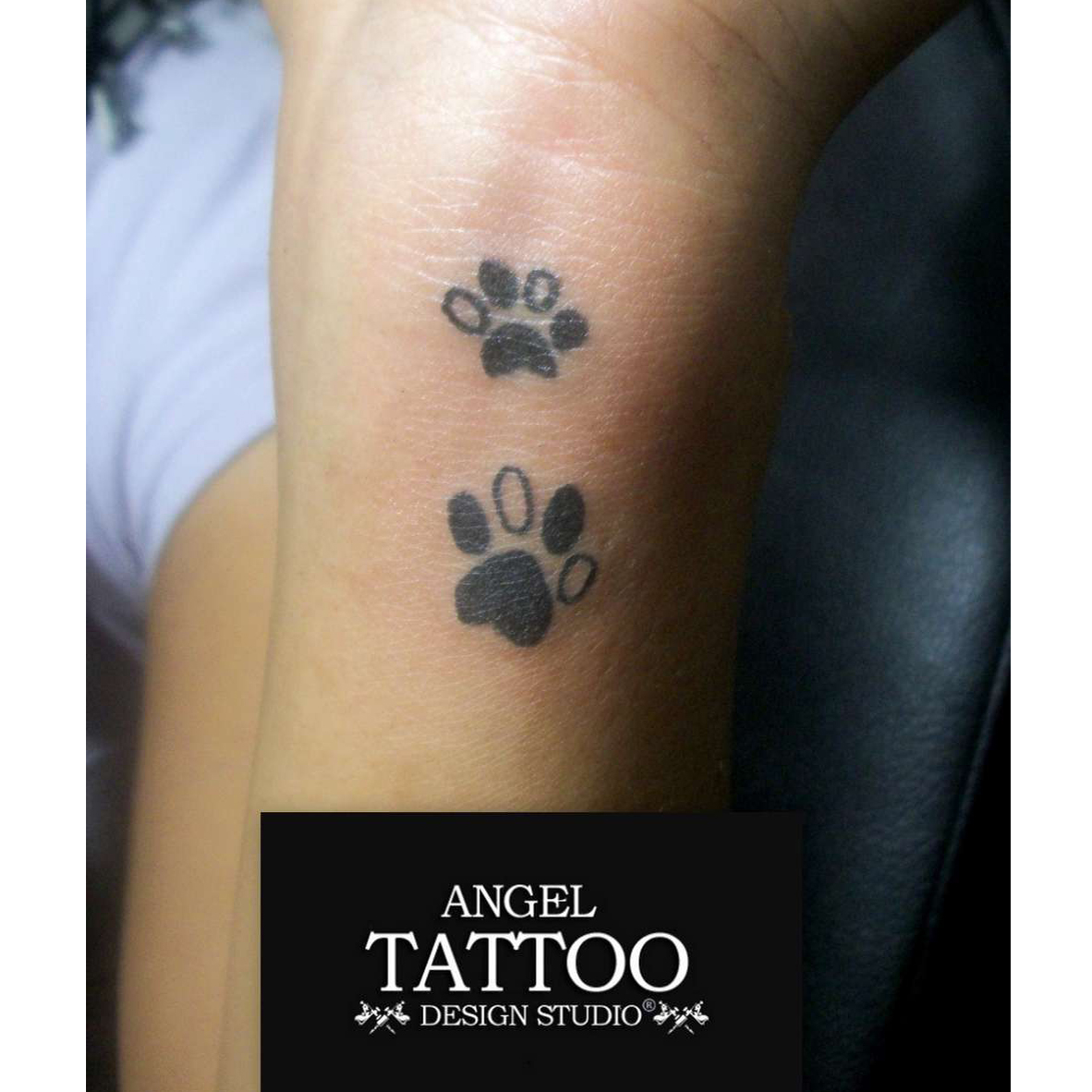 47 Tiny Paw Print Tattoos For Cat And Dog Lovers | CafeMom.com